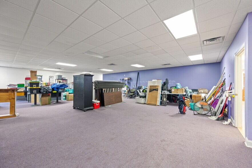 More Photos Of 441 Kinston Hwy, Richlands Office For Sale
