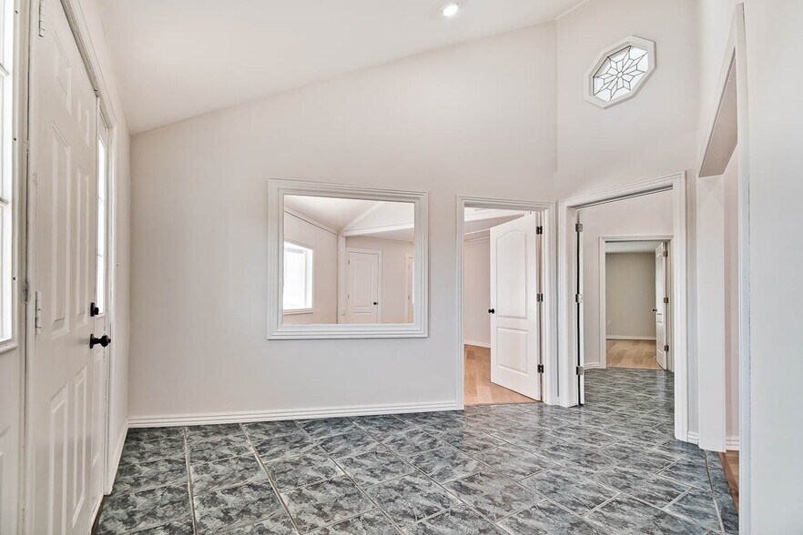 More Photos Of 2442 Heritage Pkwy, Prairie Grove Office For Lease