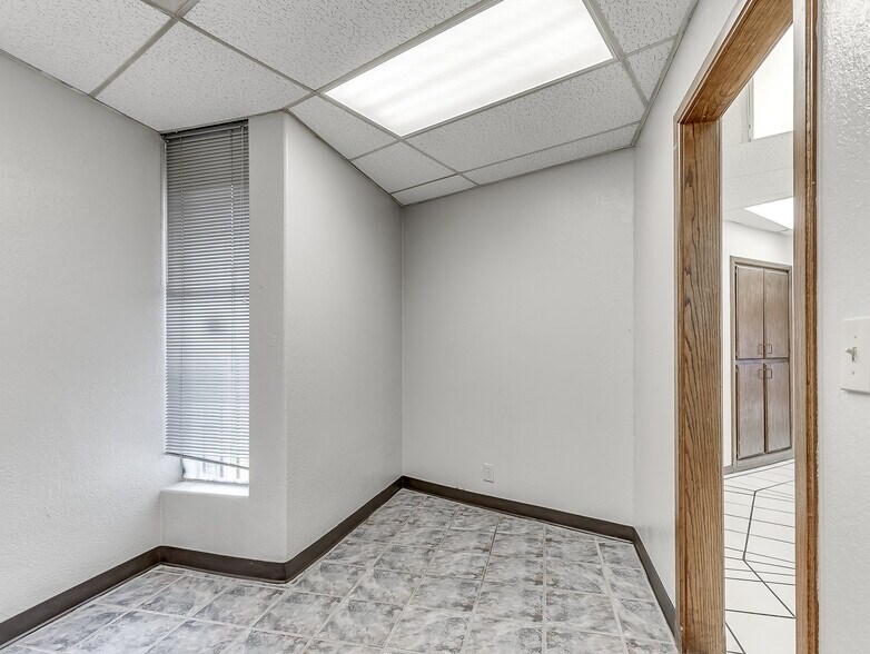 More Photos Of 901 N Virginia Ave, Oklahoma City Manufacturing For Sale
