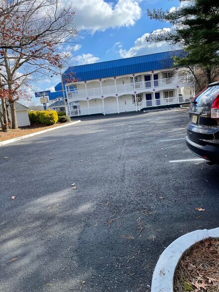 More Photos Of 633 White Horse Pike, Absecon Hotel For Sale