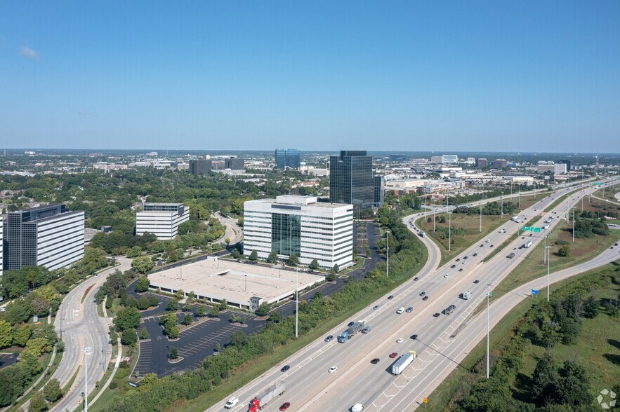 More Photos Of 231 N Martingale Rd, Schaumburg Office For Lease