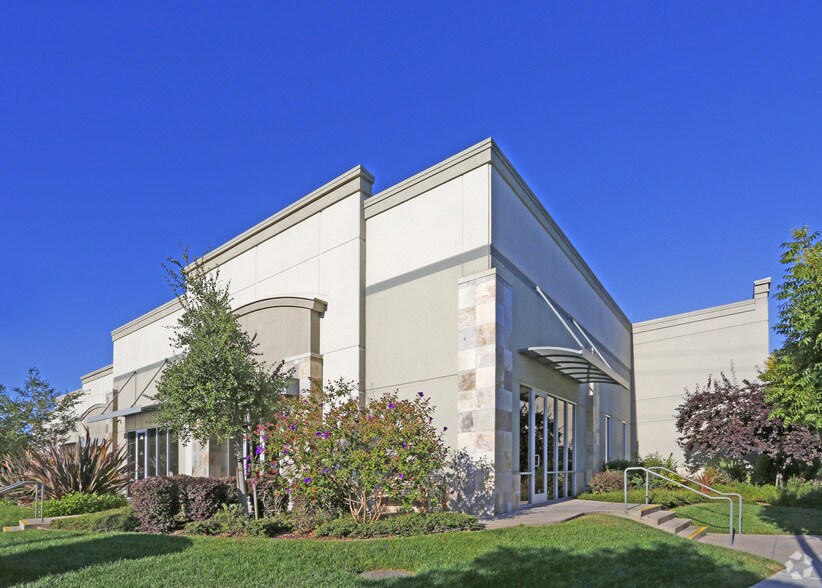 More Photos Of 750 E McGlincy Ln, Campbell Research And Development For Lease