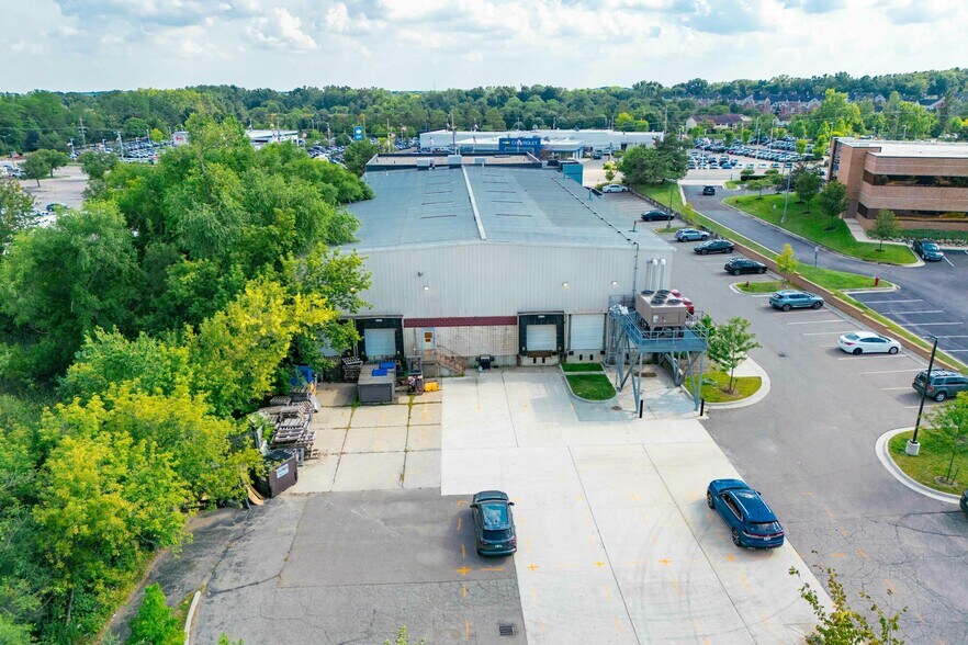More Photos Of 42350 Grand River Ave, Novi Office For Sale