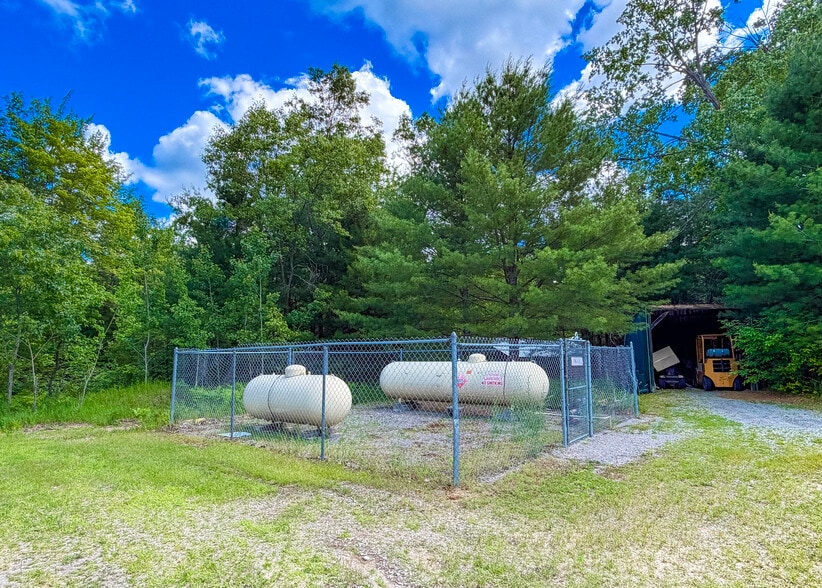 More Photos Of 1866 W Trask Lake Rd, Barton City Service Station For Sale