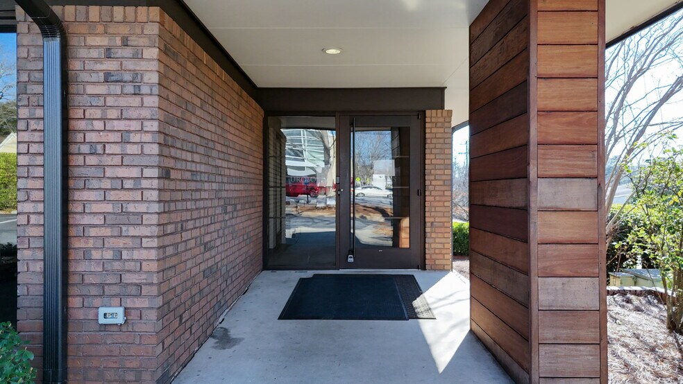 More Photos Of 195 King Ave, Athens Medical For Lease