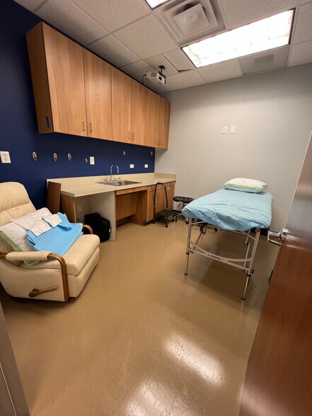 More Photos Of 12319 N Mopac Expy, Austin Medical For Sale