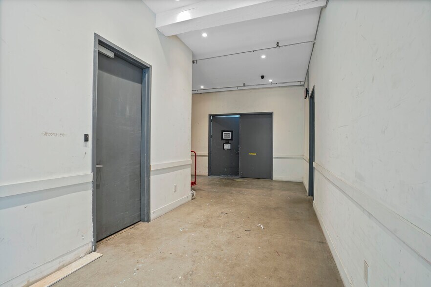 More Photos Of 449-465 Troutman St, Brooklyn Apartments For Lease