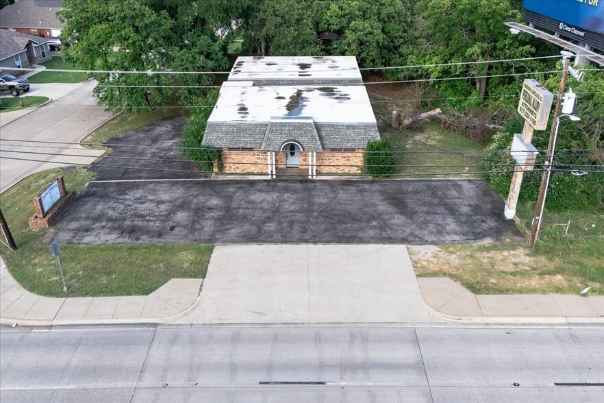 More Photos Of 1501 Southeast Pky, Azle Office For Sale