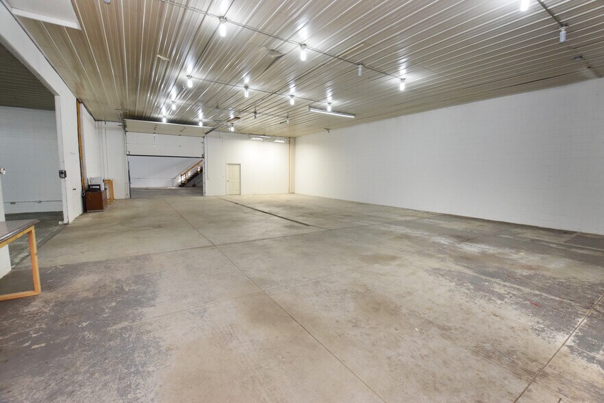 More Photos Of 5488 Richfield Rd, Flint Warehouse For Sale