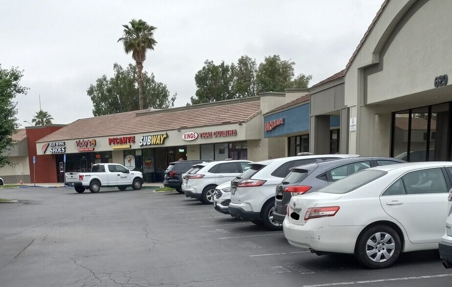 More Photos Of 623 N Main St, Corona Storefront For Lease