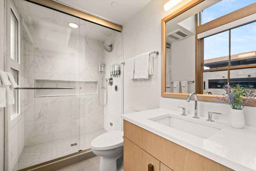 More Photos Of 122 W Main St, Aspen Office Residential For Sale