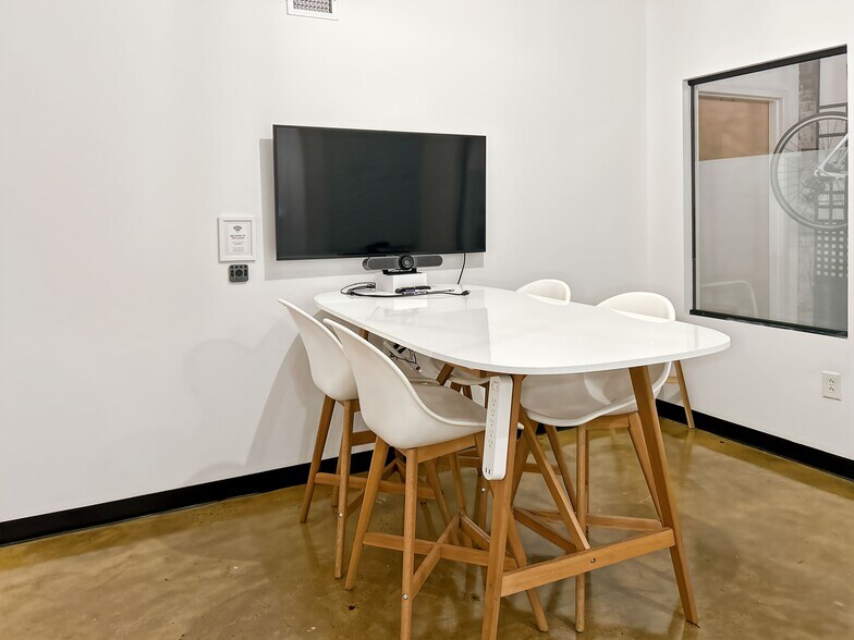 More Photos Of 414 Fayetteville St, Raleigh Coworking Space