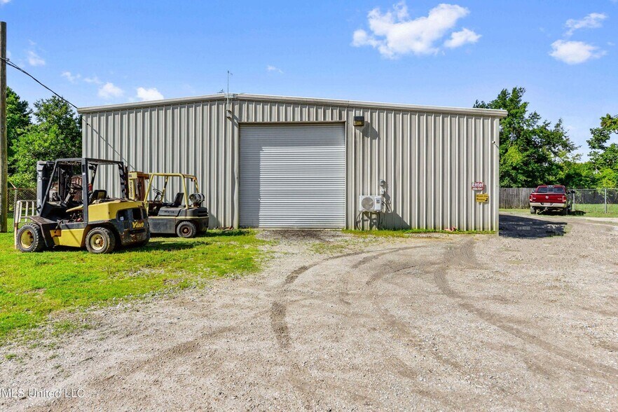 More Photos Of 526 Main St, Bay Saint Louis Warehouse For Sale