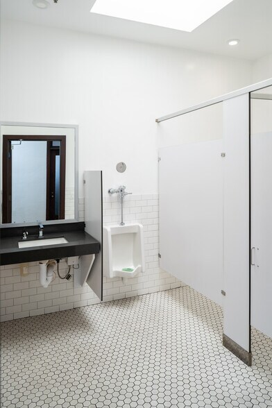 More Photos Of 200-208 N Broadway, Santa Ana Storefront Retail Office For Lease