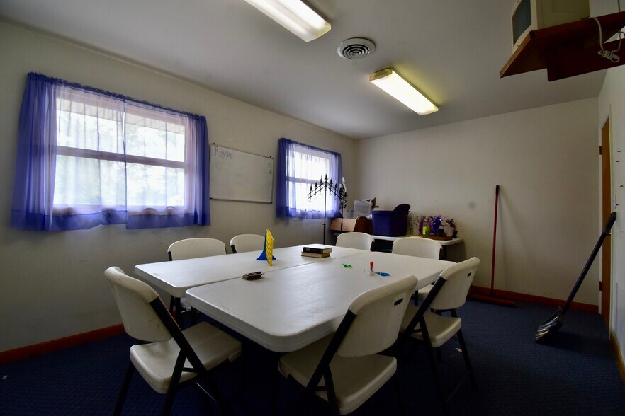 More Photos Of 389 S Miller Rd, Saginaw Religious Facility For Sale