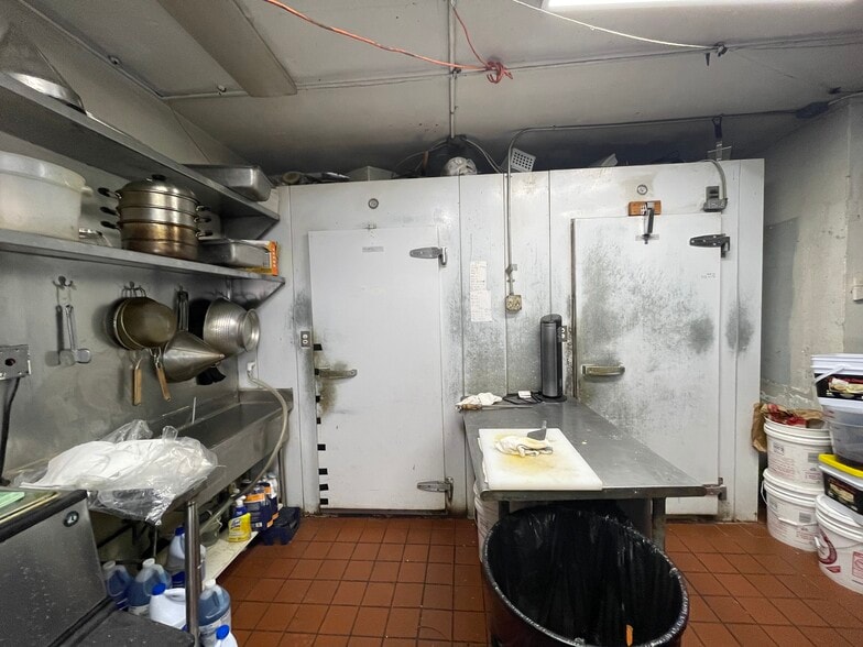 More Photos Of 5432 Walnut St, Pittsburgh Restaurant For Lease
