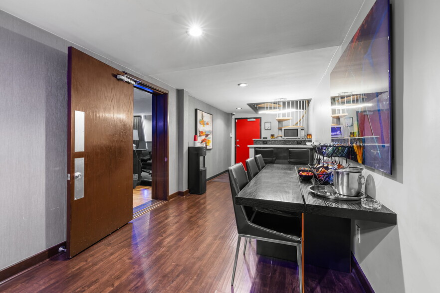 More Photos Of 5739 Tujunga Ave, North Hollywood Movie Radio TVStudio For Sale