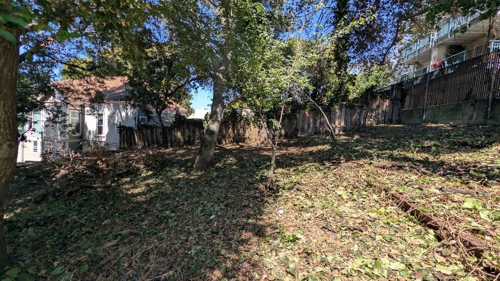 More Photos Of 176 Orange st, Oakland Land For Sale