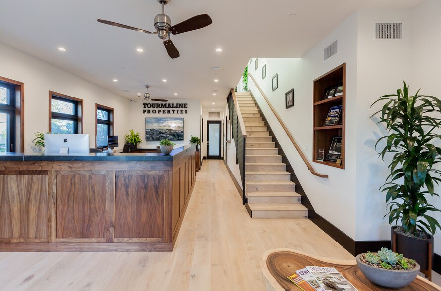 More Photos Of 2079 Garnet Ave, San Diego Office For Sale