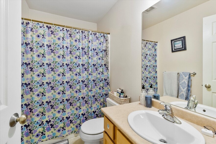 More Photos Of 344 E Bellis Fair Pky, Bellingham Apartments For Sale