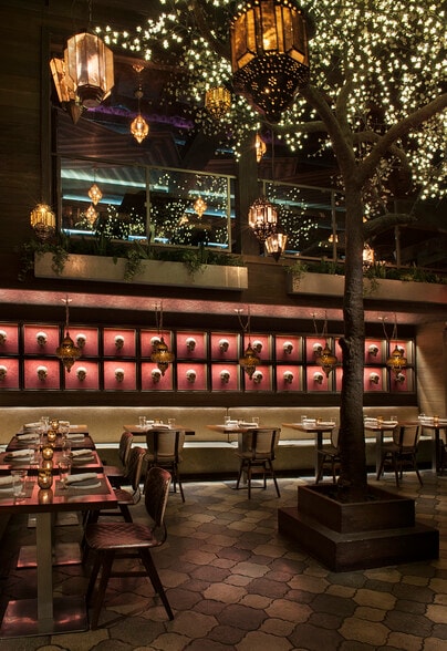 More Photos Of 8450 W 3rd St, Los Angeles Bar For Lease