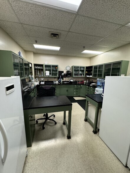 More Photos Of 167 Moore Rd, Weymouth Food Processing For Lease