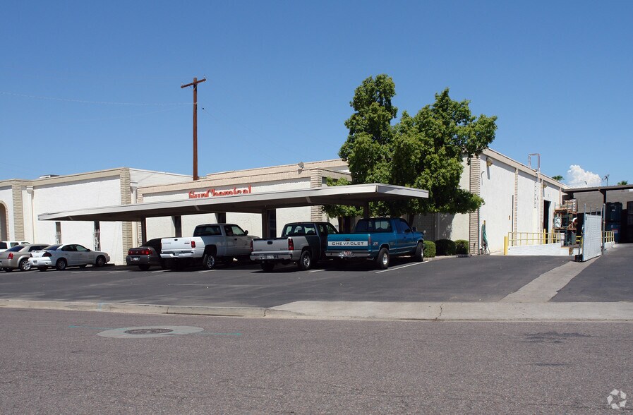 Primary Photo Of 3422 W Weldon Ave, Phoenix Warehouse For Lease