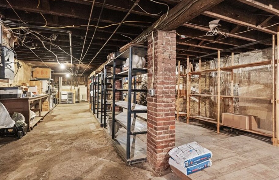 More Photos Of 320-322 3rd St, California Storefront Retail Residential For Sale