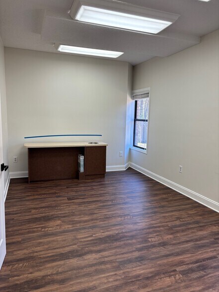 More Photos Of 86 Timber Creek Dr, Cordova Medical For Lease