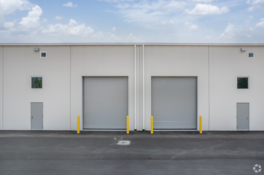 More Photos Of 4465 Collins Rd, Jacksonville Distribution For Lease