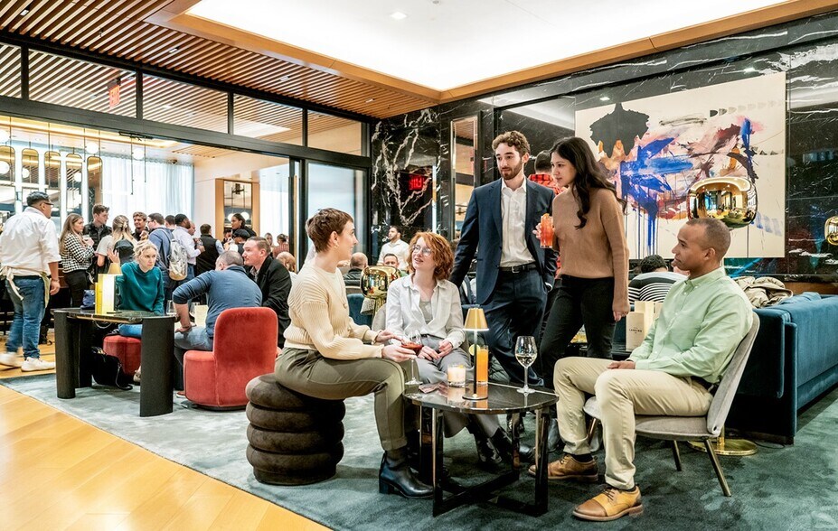 More Photos Of PENN 1, New York Office For Lease