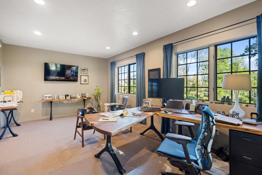 More Photos Of 440 W Centre Ave, Portage Office For Sale
