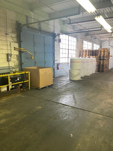 More Photos Of Line Street, Archbald Manufacturing For Sale