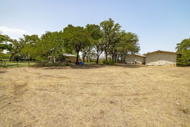 More Photos Of 508 N Lee St, Round Rock Office For Sale