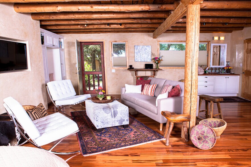 More Photos Of 613 Callejon Rd, Taos Hospitality For Sale
