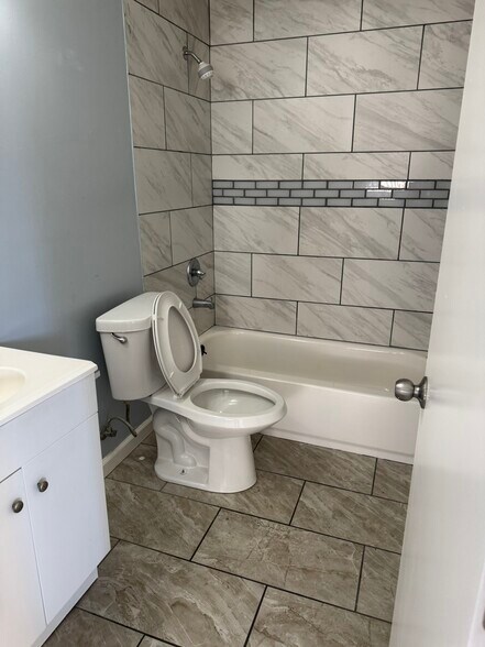 More Photos Of 1185 W Grand Blvd, Corona Storefront Retail Residential For Sale