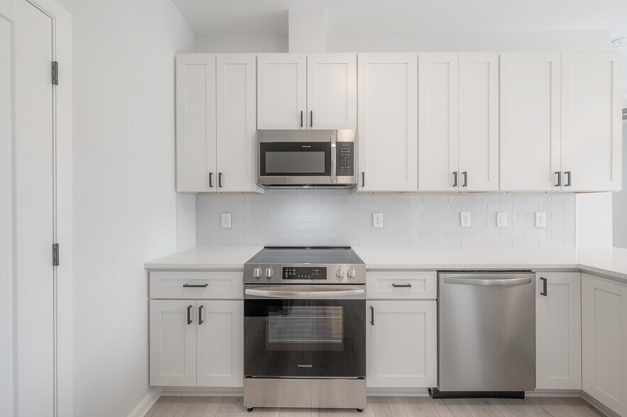 More Photos Of 3921 State St, Tampa Specialty For Sale