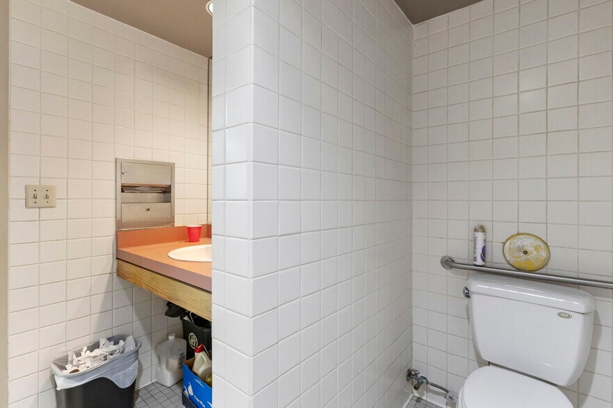 More Photos Of 706 N Diamond Bar Blvd, Diamond Bar Office For Sale