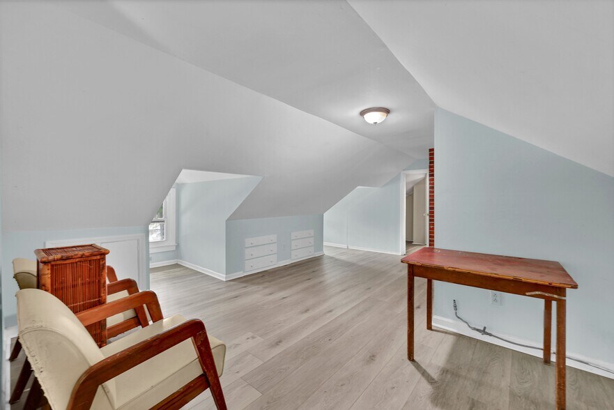 More Photos Of 4911 Oleander Dr, Wilmington General Retail For Sale