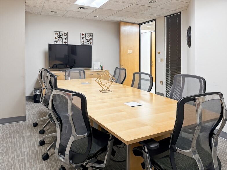 More Photos Of 7633 E 63rd Pl, Tulsa Coworking Space