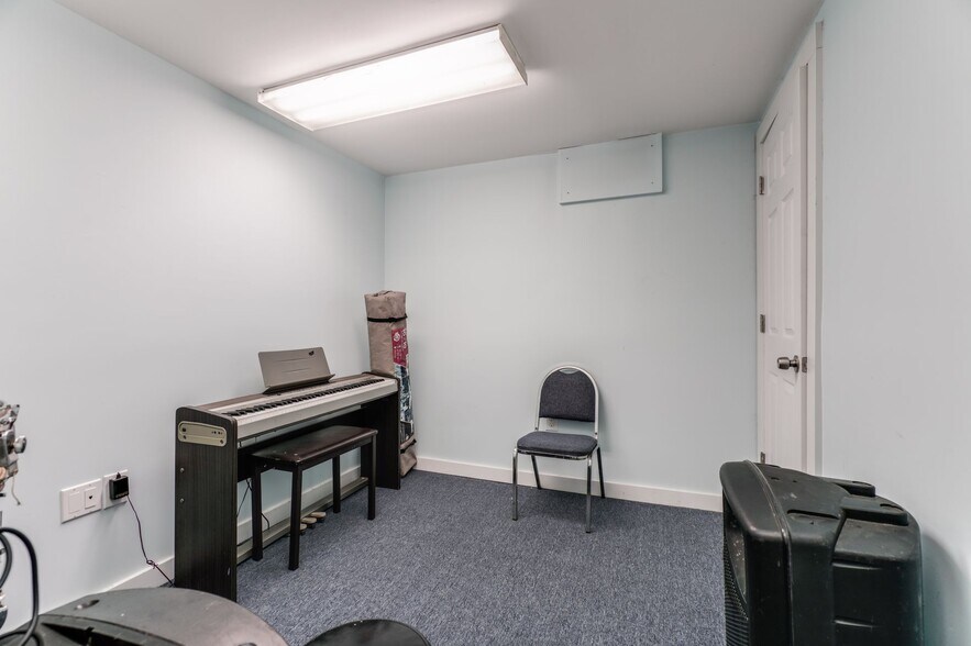 More Photos Of 377 Main St, Center Moriches Storefront Retail Office For Sale