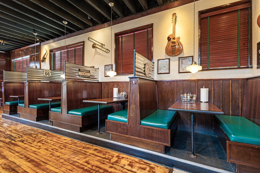 More Photos Of 20 Center St, Batavia Restaurant For Sale