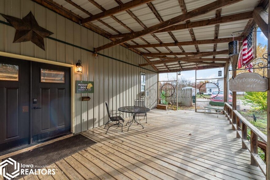 More Photos Of 110 E Union St, Unionville Restaurant For Sale