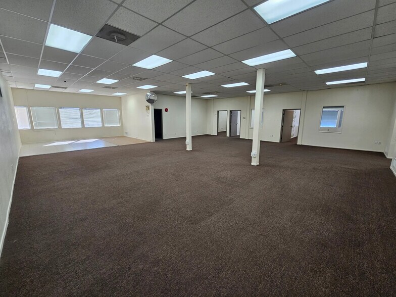 More Photos Of 1419 N San Fernando Blvd, Burbank Office For Lease