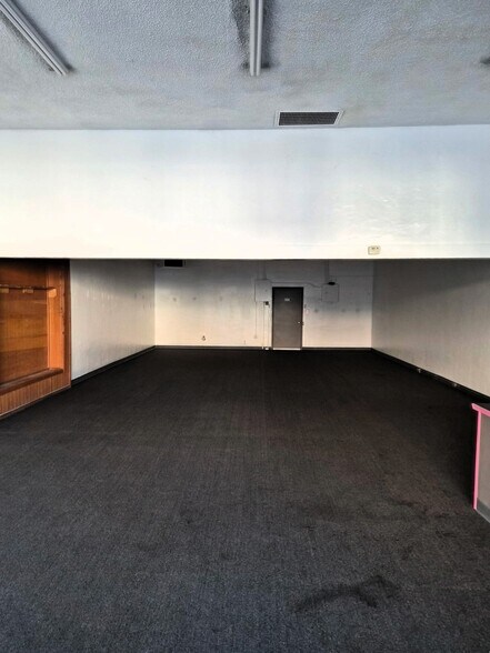 More Photos Of 328-372 N State St, Ukiah Storefront Retail Office For Lease