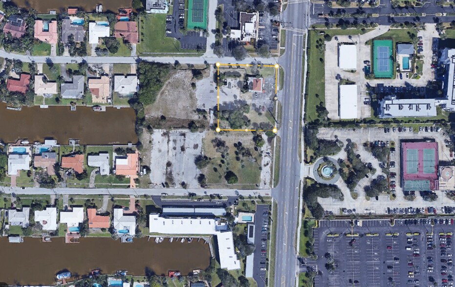 More Photos Of 1675 N Atlantic Ave, Cocoa Beach Office For Lease