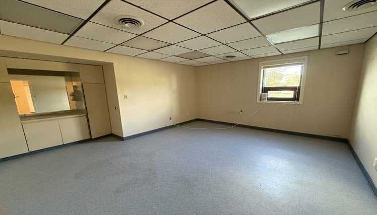 More Photos Of 300 Cox St, Roselle Manufacturing For Sale