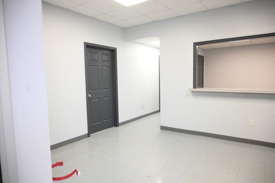 More Photos Of 3611 E State Highway 158, Midland Manufacturing For Sale