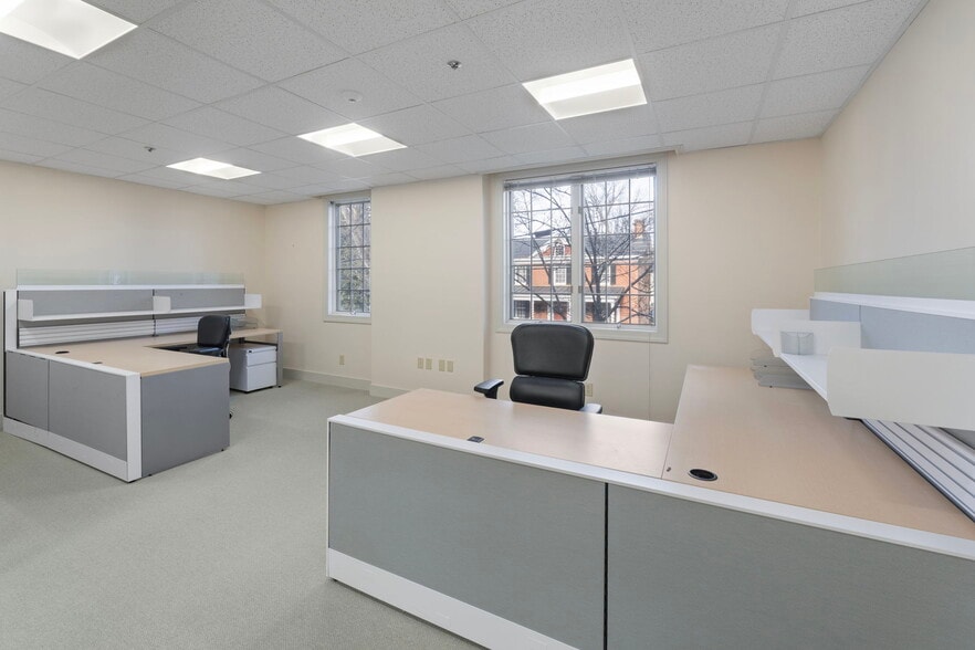 More Photos Of 202-258 E High St, Charlottesville Office For Sale