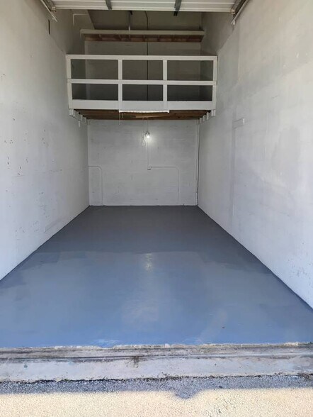 More Photos Of 515-517 S Flagler Ave, Pompano Beach Warehouse For Lease